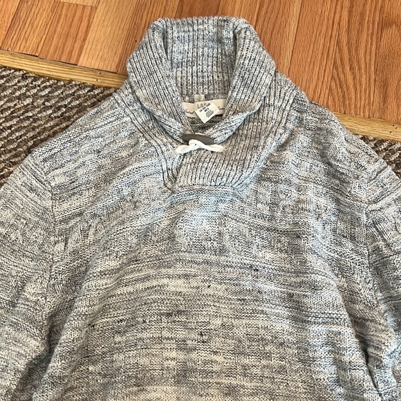 H&M Gray and white single button shawl sweater great condition size Large - Picture 4 of 7